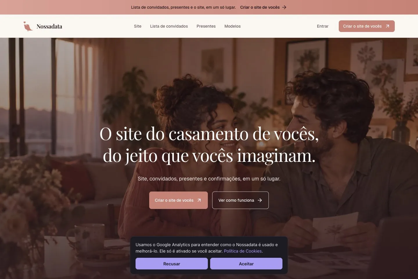 Página inicial do Nossa Data, com a chamada para criar o site do casamento